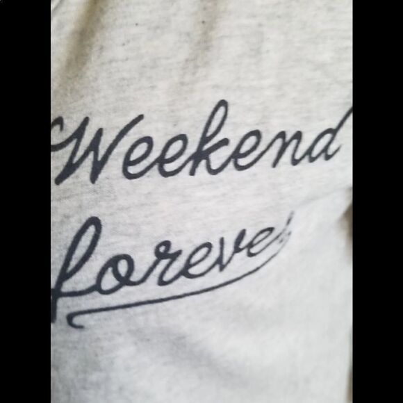 H&M weekend forever long slee tee 5 for $25 - Picture 3 of 5